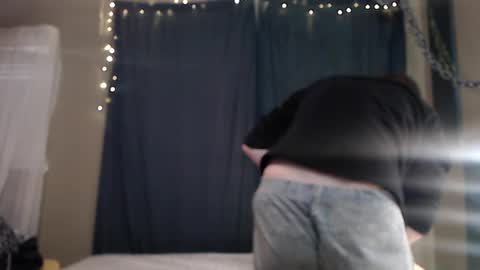    RAMONA Q   online show from December 8, 9:52 pm