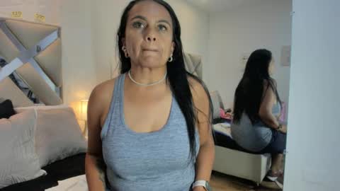 Raquel Moore  online show from December 4, 10:43 pm