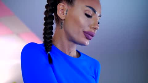 Raquelle online show from February 6, 10:40 am