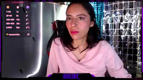   online show from November 3, 12:42 pm