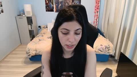 raven_haired_goddess online show from March 27, 11:22 am