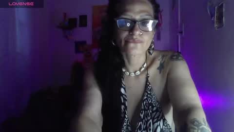 Snapshot of ravenandsin chatting on January 22, 9:11 pm Raven online show from January 22, 9:11 pm