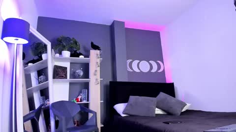 Raven Witch online show from January 19, 9:02 pm