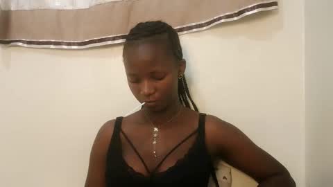Snapshot of realqueen_ chatting on September 24, 5:28 am queen online show from September 24, 5:28 am
