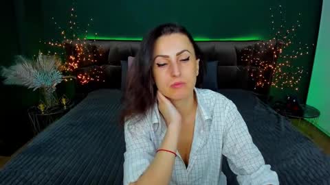 Snapshot of rebecca_diamonds chatting on March 12, 6:40 am rebecca_diamonds online show from March 12, 6:40 am