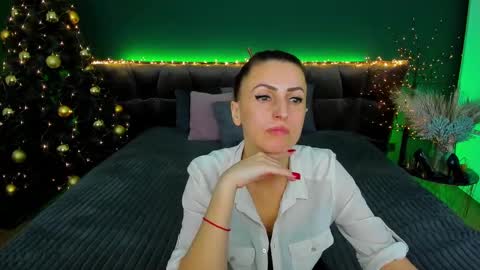 Snapshot of rebecca_diamonds chatting on December 16, 7:58 am rebecca_diamonds online show from December 16, 7:58 am