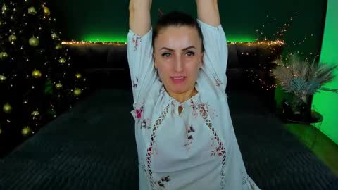 Snapshot of rebecca_diamonds chatting on December 11, 6:47 am rebecca_diamonds online show from December 11, 6:47 am