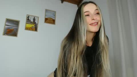 Becca Johnsoon online show from February 14, 1:23 am