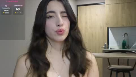 Snapshot of rebeccawhite_meow chatting on September 18, 5:28 am rebeccawhite_meow online show from September 18, 5:28 am