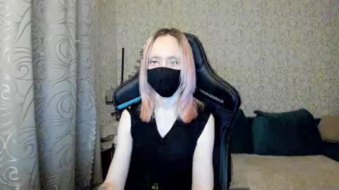 RebesaOlset online show from December 12, 5:15 pm