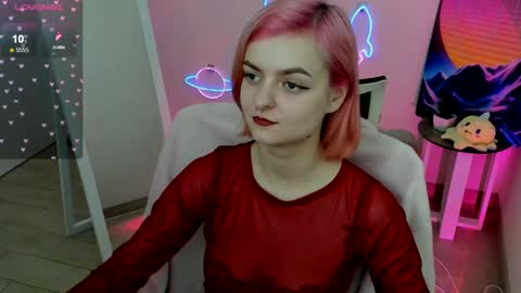 Snapshot of red_bestie_ chatting on February 17, 1:44 pm Bestie online show from February 17, 1:44 pm