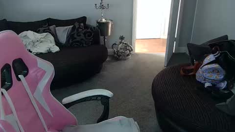 Red -  online show from March 11, 12:20 pm