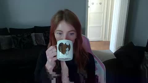 Red -  online show from April 27, 11:18 am