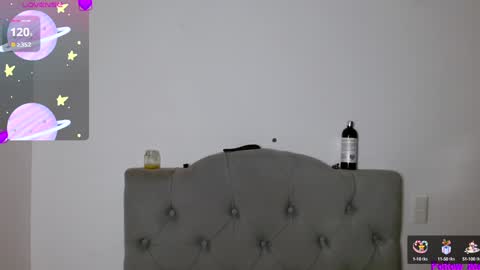 IG   OF red moonn online show from February 6, 10:36 am