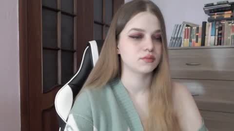 Lily online show from January 17, 2:29 am