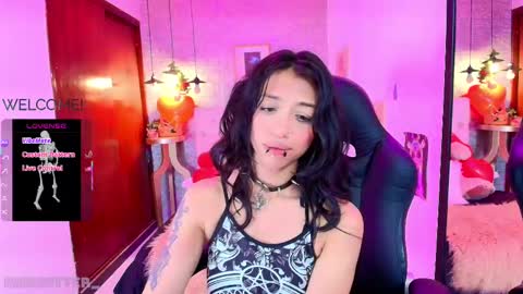 Snapshot of redhotter_ chatting on March 6, 7:54 pm Lili Lopez online show from March 6, 7:54 pm