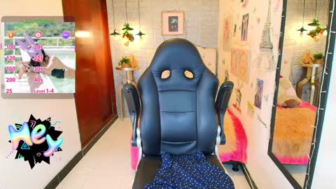 Snapshot of redhotter_ chatting on January 24, 7:49 pm Lili Lopez online show from January 24, 7:49 pm