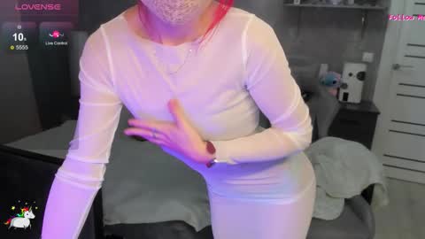 Snapshot of redmelissa chatting on October 6, 6:19 am Stephanie online show from October 6, 6:19 am