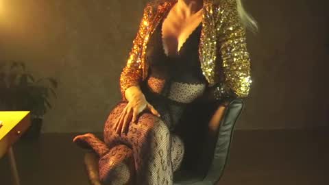 Red online show from December 28, 6:18 pm