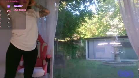 reina cummings online show from September 21, 6:12 am