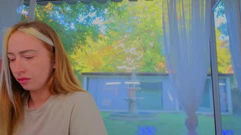 reina cummings online show from September 24, 6:01 am