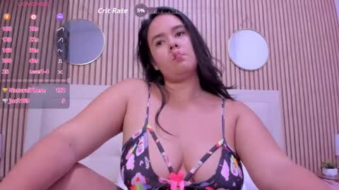 reina_loren online show from November 26, 4:46 am