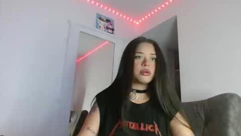 Snapshot of reina_reina chatting on October 17, 11:30 pm reina_reina online show from October 17, 11:30 pm