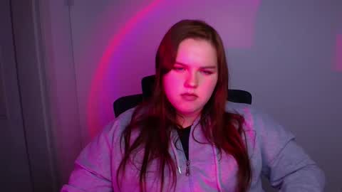 Reina online show from December 19, 2:09 pm