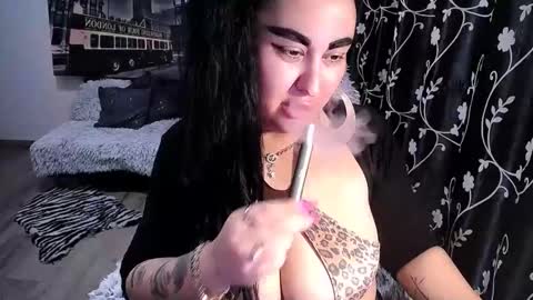 Desyree online show from May 17, 11:20 am
