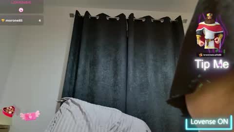 Renatta online show from November 14, 8:20 pm