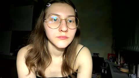 Mia online show from March 27, 6:08 pm