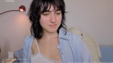 Ewiwi online show from October 7, 4:33 pm