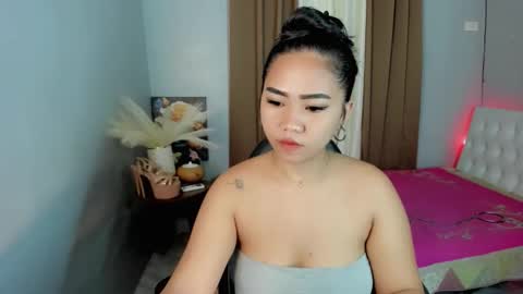 rhea online show from April 3, 2:37 pm