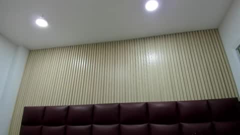 Riana online show from November 16, 9:15 pm