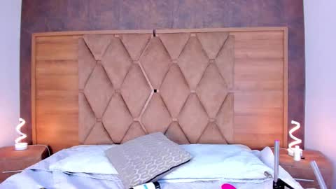 Riana online show from October 28, 5:46 am