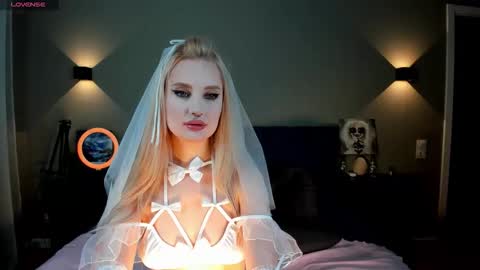 Snapshot of riawoods chatting on October 4, 6:34 pm Ria Woods online show from October 4, 6:34 pm