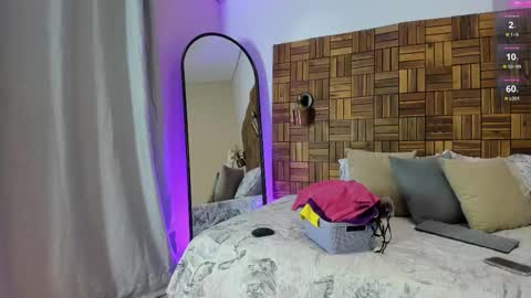 Sara online show from November 5, 10:31 am