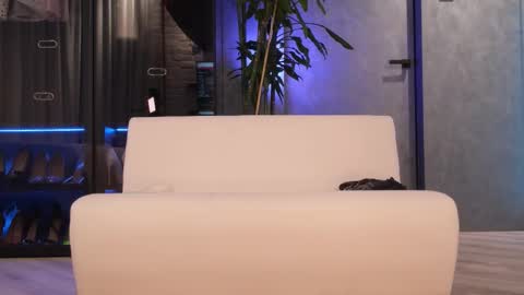    if you wanna buy smth stockingsph etc  custom videos or pics  online show from November 15, 11:22 am