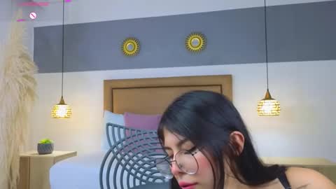 Snapshot of riley_sierra chatting on January 20, 12:28 pm Riley Sierra online show from January 20, 12:28 pm