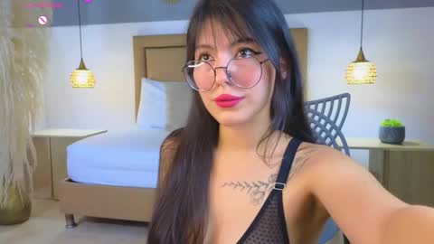 Snapshot of riley_sierra chatting on December 5, 12:22 pm Riley Sierra online show from December 5, 12:22 pm