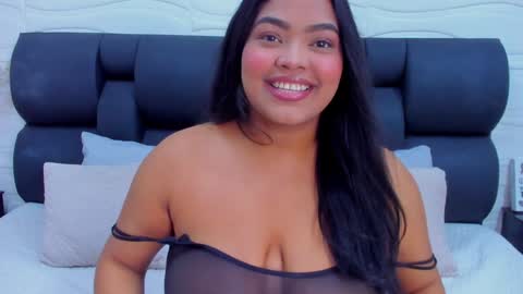 Snapshot of rileydolly chatting on February 4, 3:11 am RileyDolly online show from February 4, 3:11 am