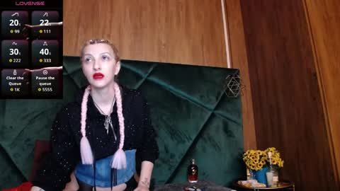 rileylannax online show from April 3, 2:42 am