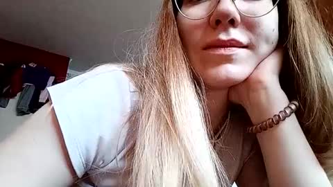 RinettaWilss online show from February 4, 12:44 pm