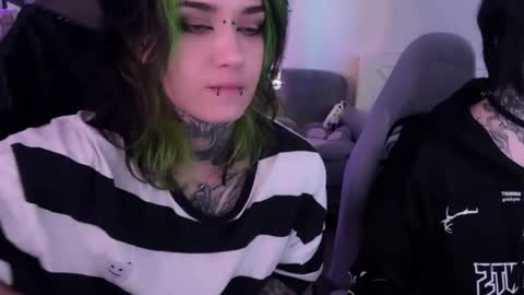   DianaBrite            fansl y online show from April 5, 10:03 am