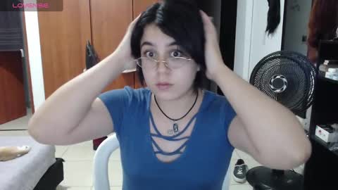 PeachSalinger online show from September 13, 2:08 am