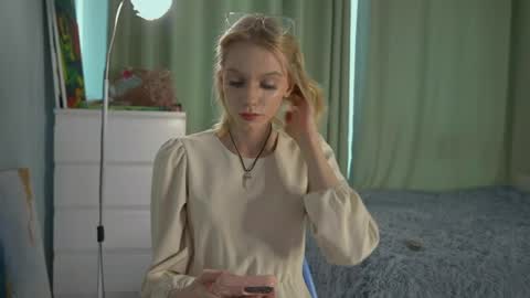 Akemi online show from April 15, 4:13 am