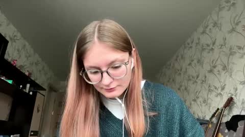 robynsentinella online show from November 21, 5:31 am