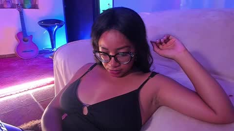 Snapshot of romantic_stargirl chatting on February 9, 12:51 am Is A Belle online show from February 9, 12:51 am