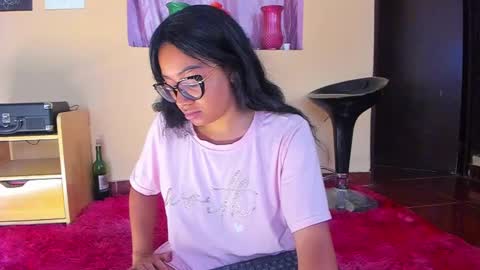 Snapshot of romantic_stargirl chatting on December 22, 2:06 pm Is A Belle online show from December 22, 2:06 pm
