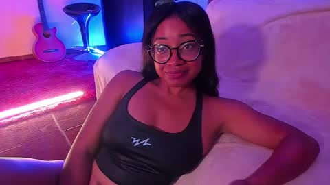 Snapshot of romantic_stargirl chatting on February 8, 2:15 am Is A Belle online show from February 8, 2:15 am
